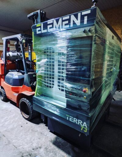 Element machine tools machine being moved on fork lift